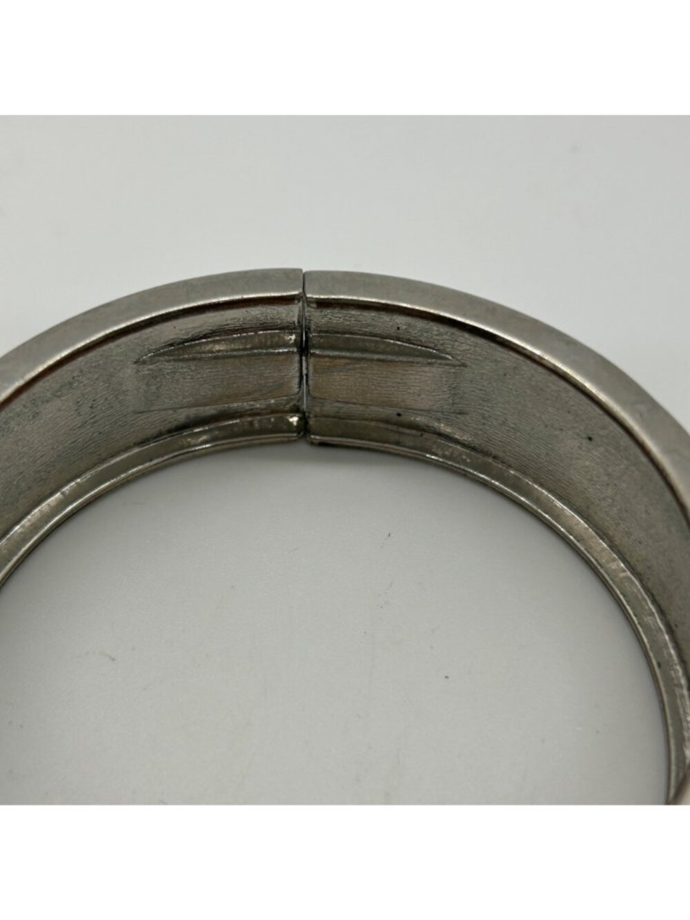 Vintage Modernist Silver-Tone Hinged Bangle With Black Enamel Geometric Inlay - Picture 9 of 9